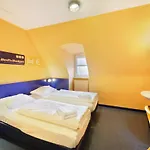 Bed\'nBudget Expo-Hostel Rooms